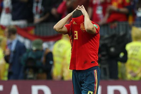 A farm started a Community Supported Agriculture (CSA) program, allowing customers to pre-purchase weekly produce boxes