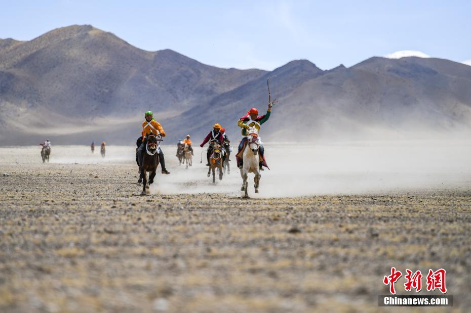 Researchers developed a new vaccine that is effective against multiple strains of a common virus