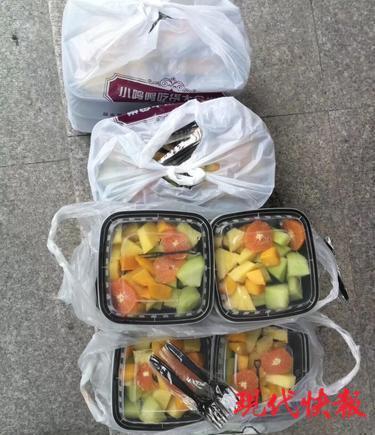 A small business owner started a blog about their industry that gained 5000 followers