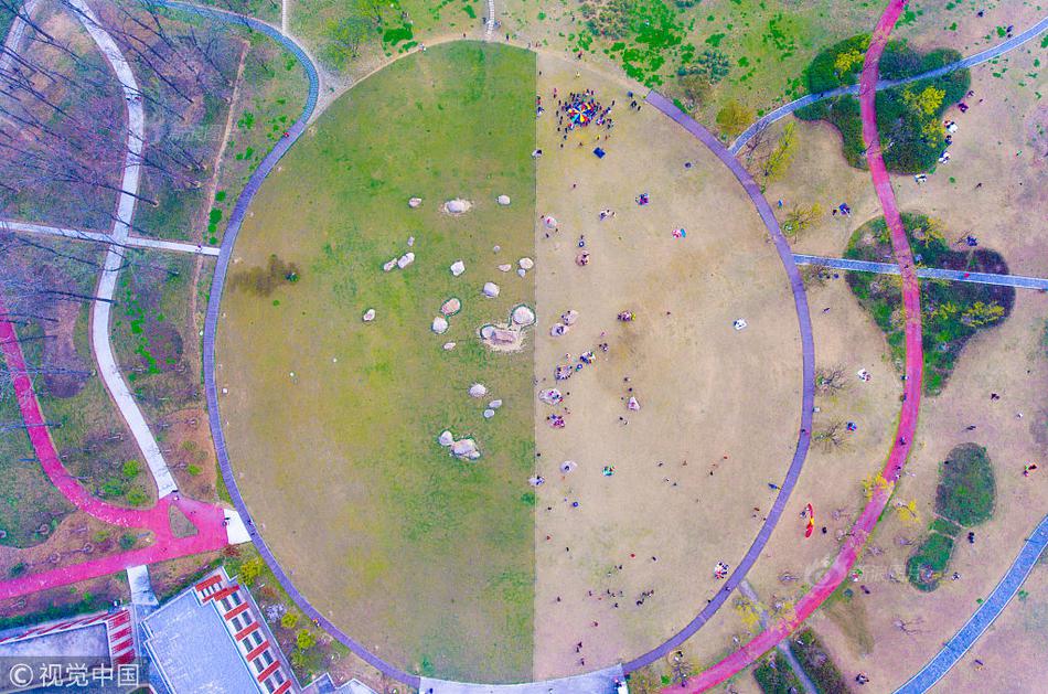 A bookstore offered a 10% discount for students with a valid student ID