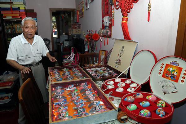 Local businesses donated goods and services to a charity auction benefiting a children’s hospital