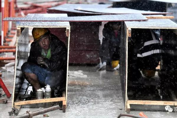 Volunteer group builds homes for families displaced by natural disaster