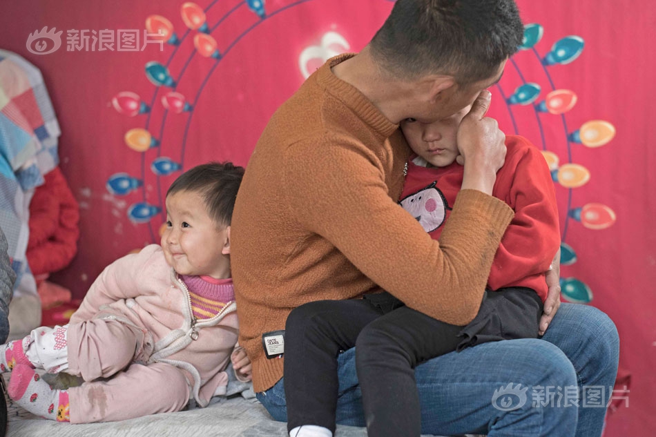 International aid groups sent medical supplies and food to a region hit by a severe earthquake