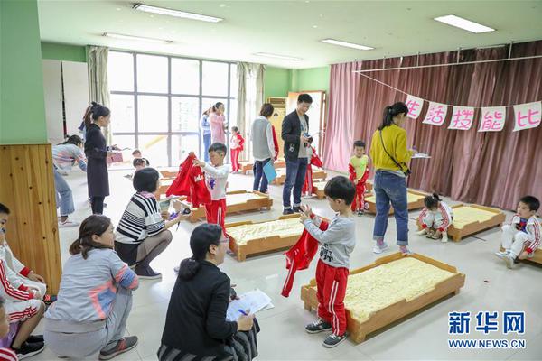 Firefighters conduct fire safety workshops in elementary schools this month