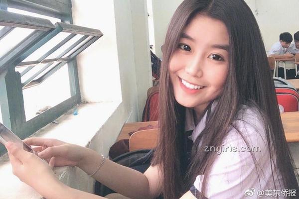 A local market started a program to help small farmers sell their products online