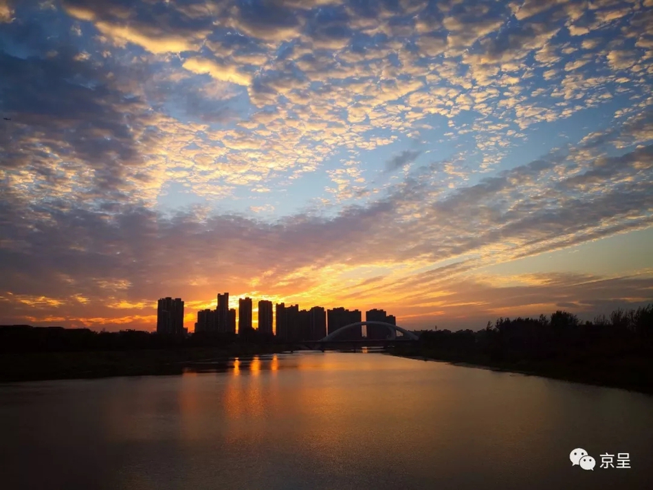 A local business association organized a networking event for small business owners and entrepreneurs