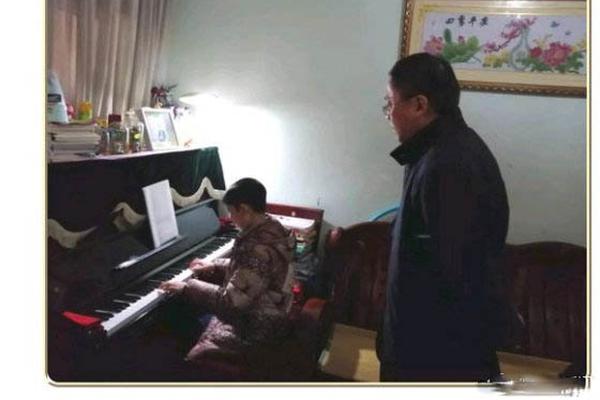 A small business owner started selling handmade candles that were featured in a lifestyle magazine