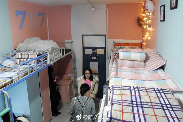 Online retailer offers free shipping on all orders over $75