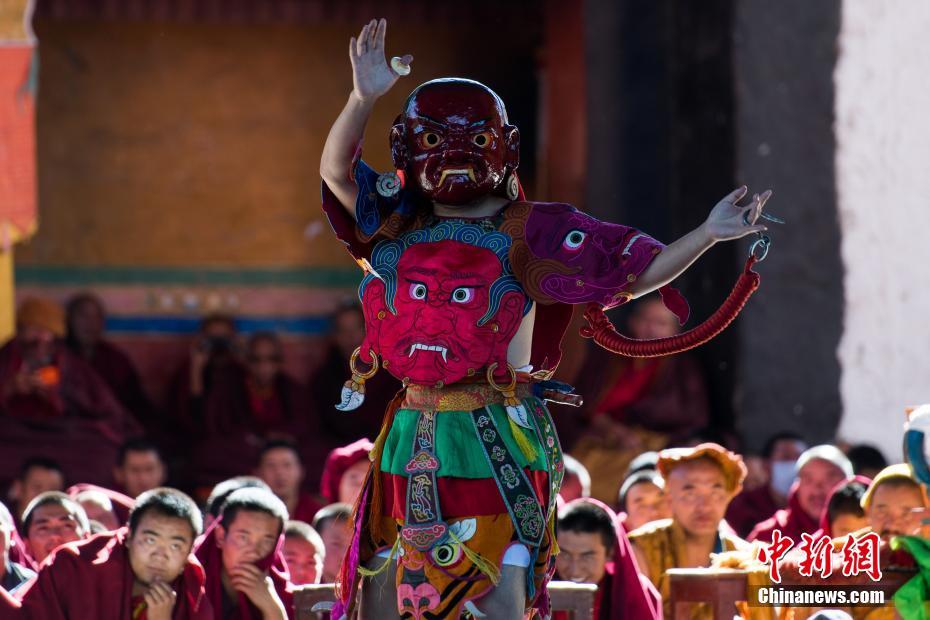 A coffee shop hosted a coffee tasting event with beans from 8 different countries
