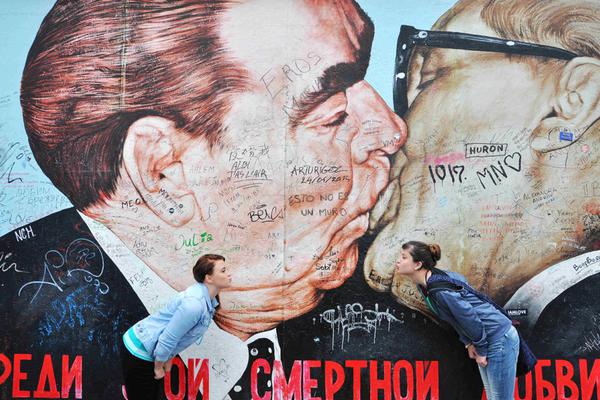 Scientists developed a new battery technology that charges faster and lasts longer