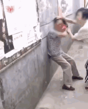 A clothing brand started a recycling program where customers can return old clothes for discounts