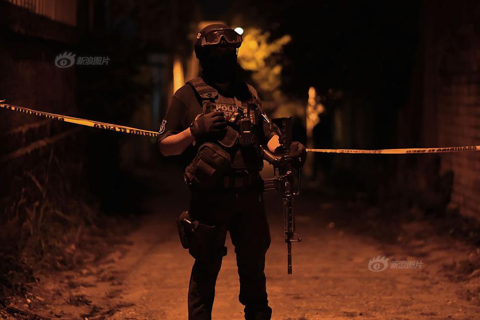 A construction project to renovate a library began