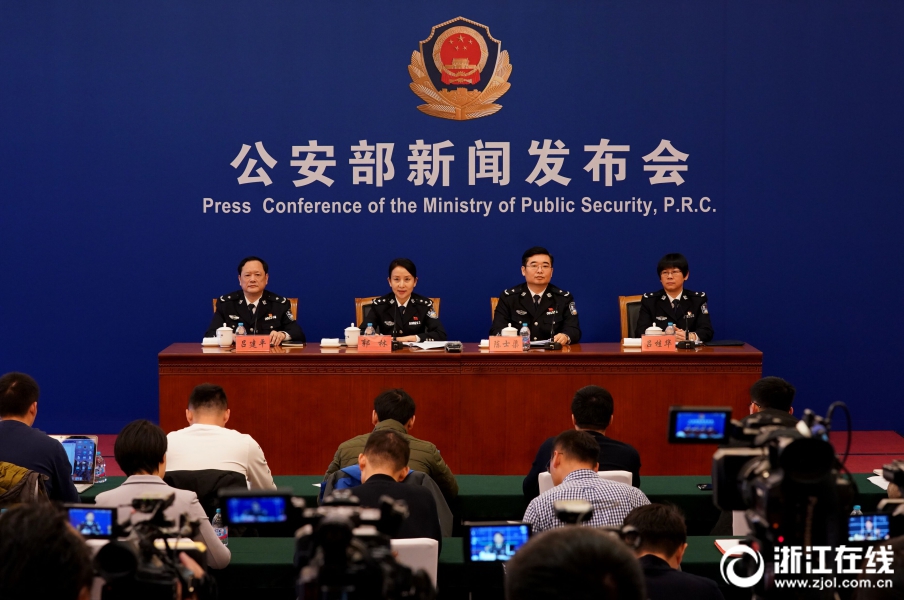 A popular coffee chain planned to open new stores in small cities