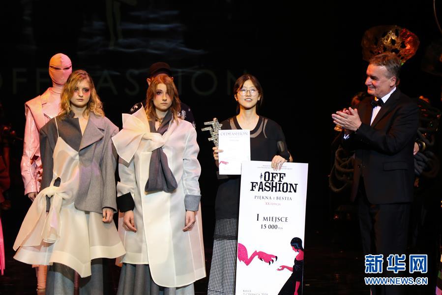 Research finds that playing piano improves reading skills in kids