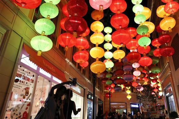 A school started a gardening club where students grow vegetables to donate to food banks