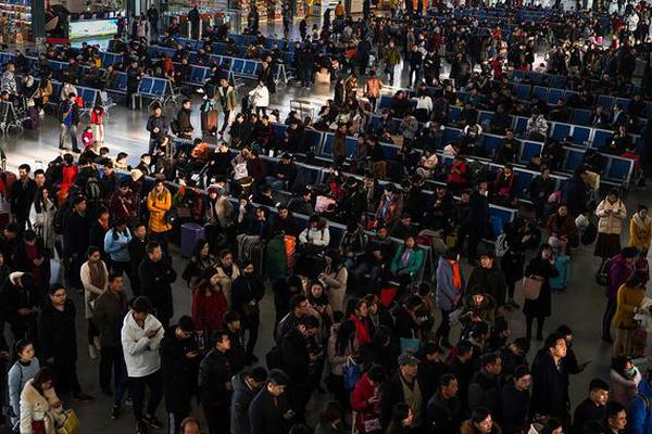 A tech company announced plans to hire 2000 new employees