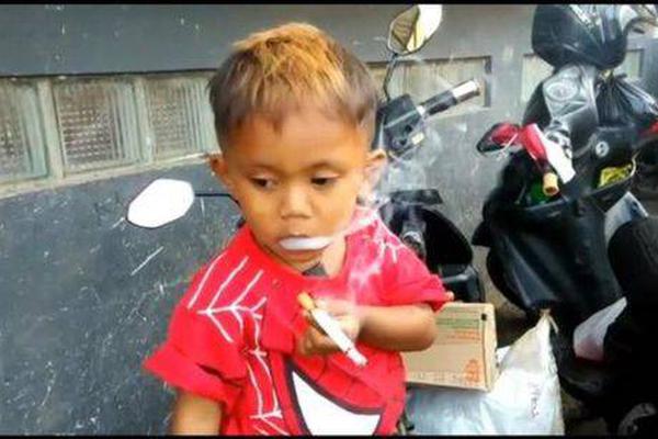 A large retail company said it will phase out single-use plastics in all stores by the end of 2024