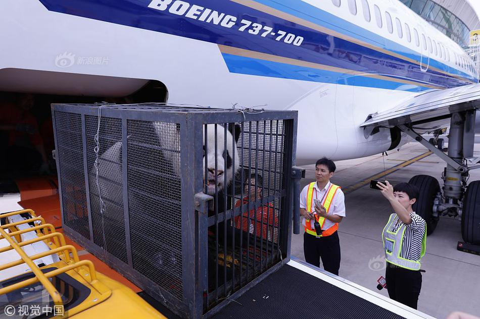 Local police organized a community safety workshop for residents