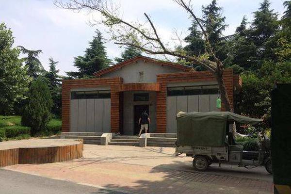 A museum hosted a workshop on traditional crafts for local residents