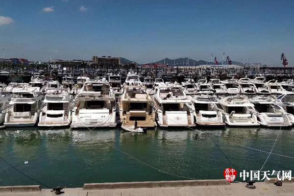 A major retailer announced plans to offer free shipping on all online orders