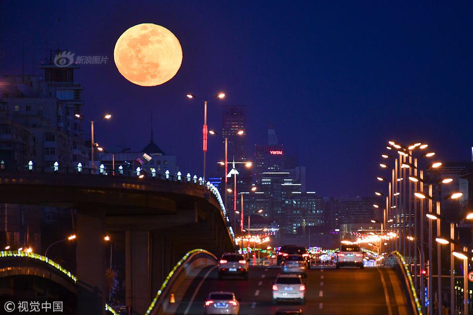 Researchers studied the effects of social media on body image in teenage girls