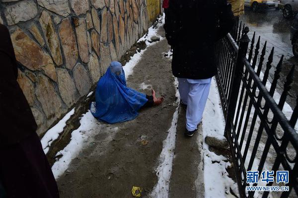 A cyclone in the Pacific Ocean destroyed over 200 homes and damaged a local port