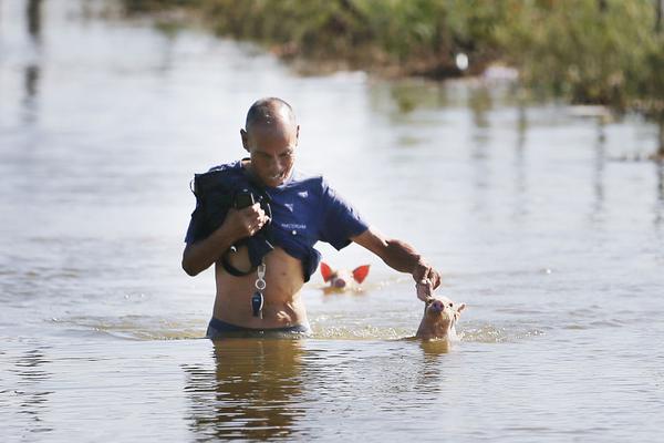 Theater group puts on outdoor production of 
