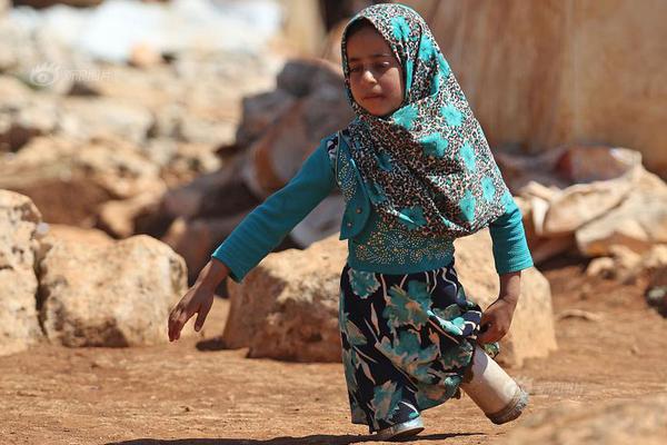 Scientists at NASA developed a new spacesuit material that can withstand extreme temperatures on Mars (-153°C to 20°C)