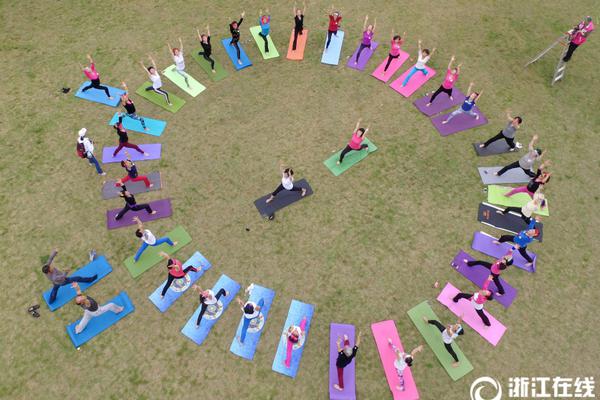 Yoga studio offers prenatal yoga classes for expectant mothers