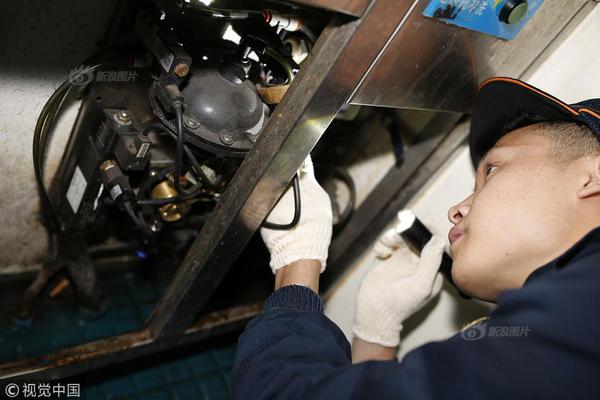 The national unemployment rate fell to 3.5% the lowest level in five years due to growth in the service sector