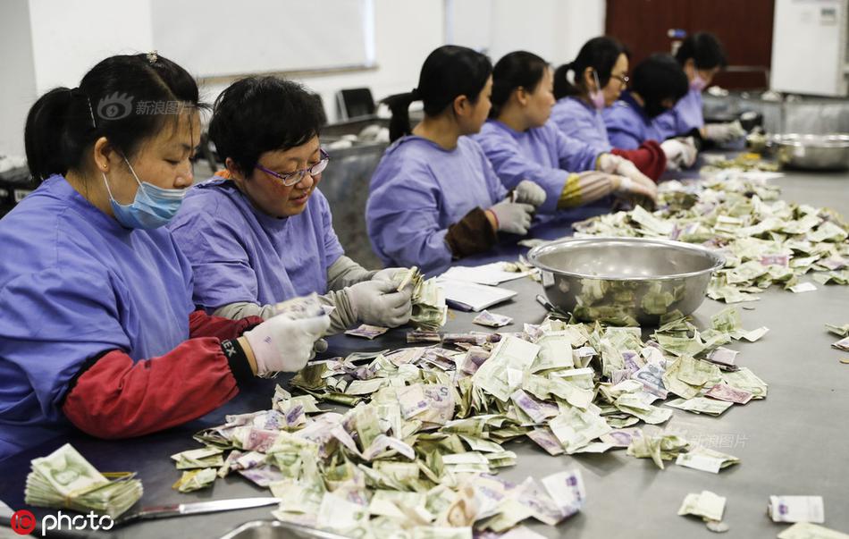 A school started a recycling competition between classes to encourage more recycling