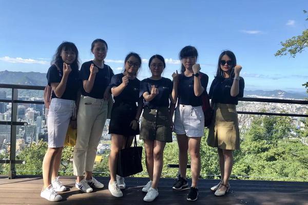 A grocery store chain started selling meal kits with pre-portioned ingredients for healthy dinners