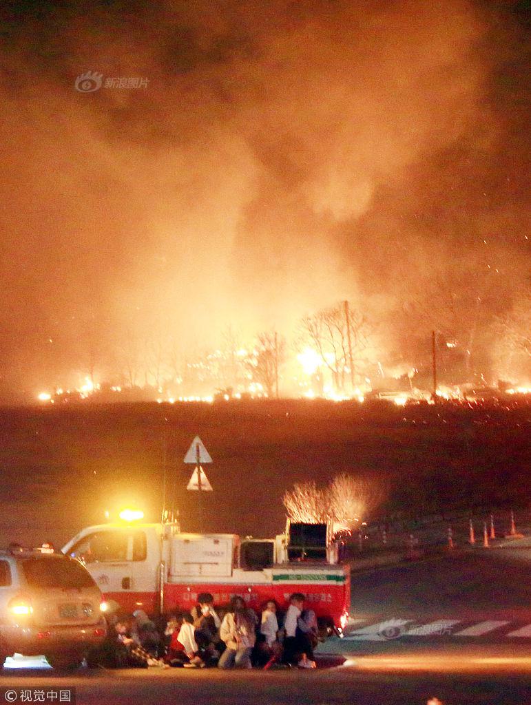 The stock market fluctuated due to uncertainty about upcoming government policies