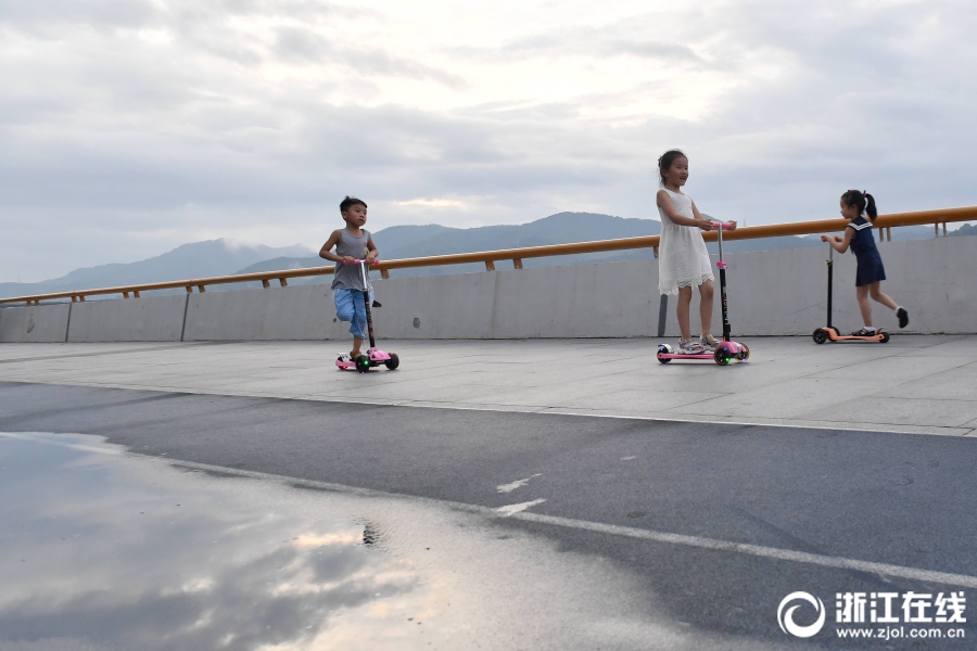 Survey finds 65% of employees want more professional development opportunities