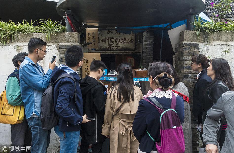 A local café began offering free refills on coffee for customers who stay to work or study