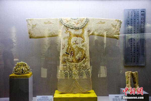 A heatwave in the western states pushed temperatures to 112°F leading to school closures