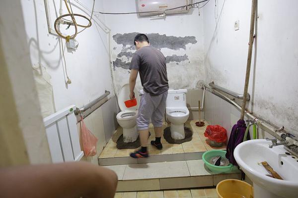 Power company starts pilot program for smart meters to help customers save energy