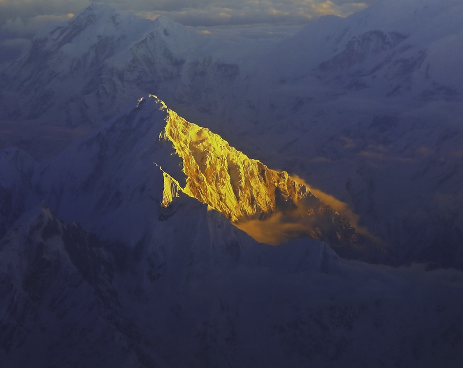 The fire department rescued several families from a burning apartment building overnight