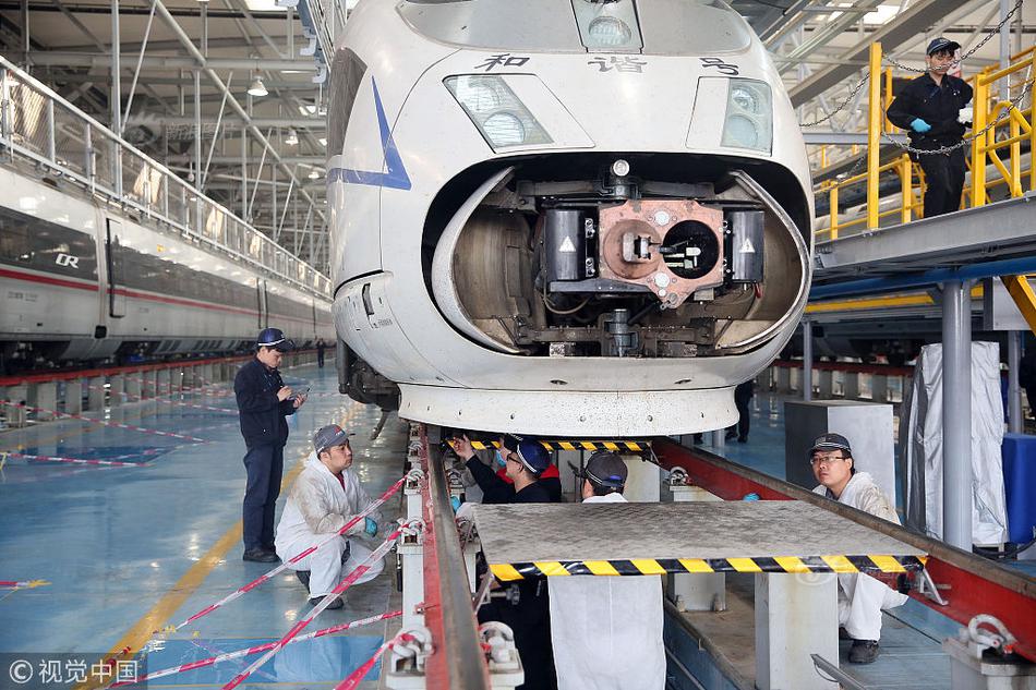 A school started a music program that provides free instrument lessons to students from low-income families