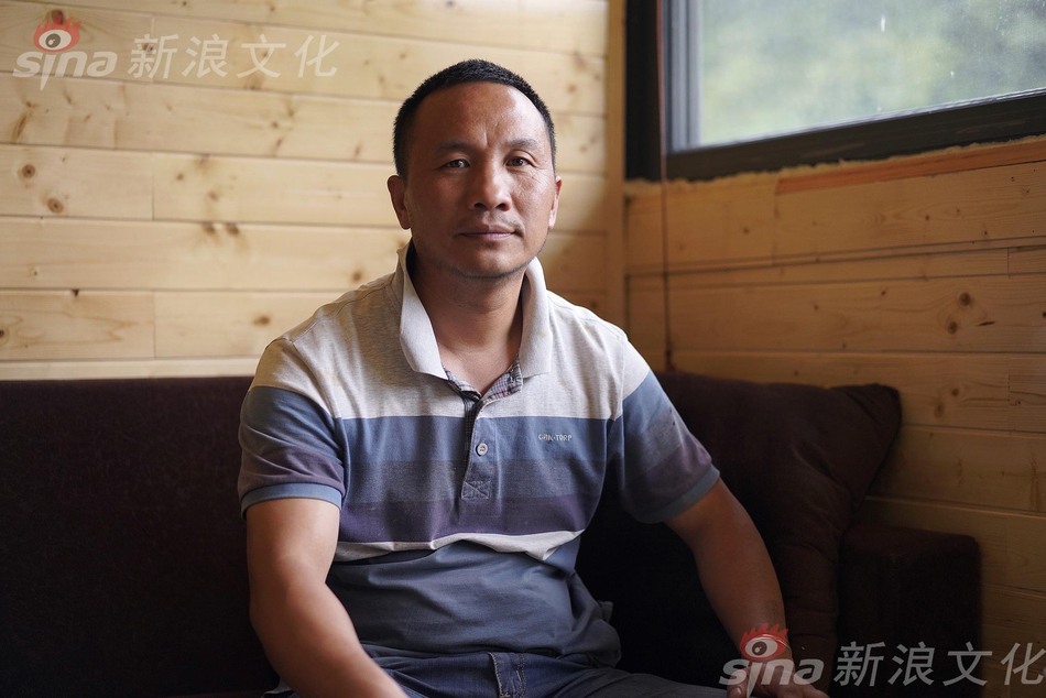 Magazine features profile of celebrity chef opening restaurant in small town