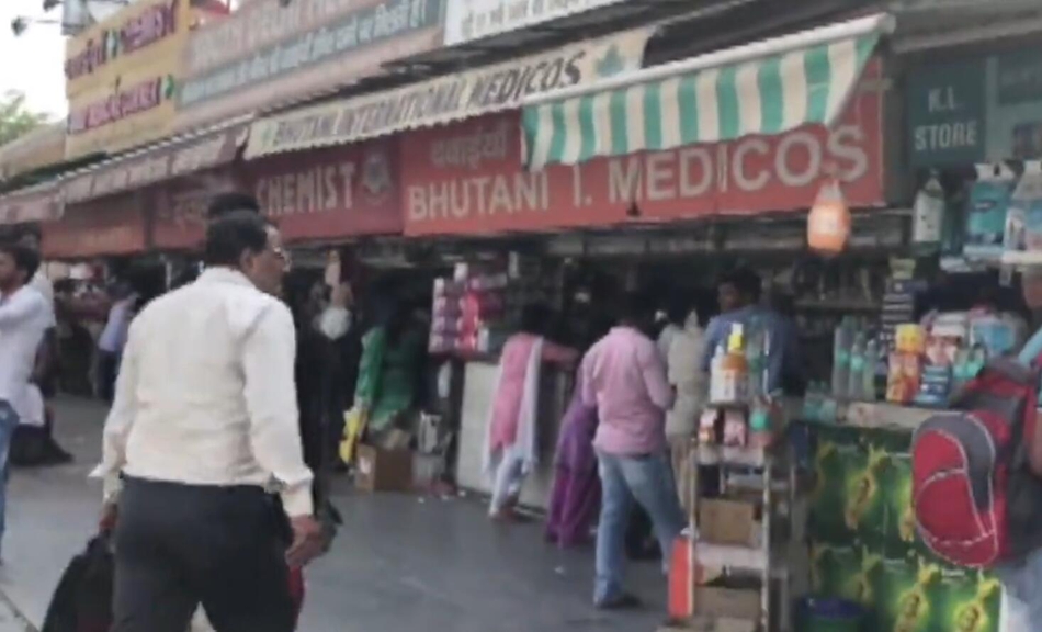 A small business owner started a podcast about entrepreneurship that gained 10000 listeners