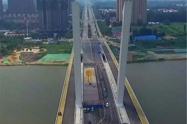 Major electronics retailers announced they will extend their holiday return policy to 60 days