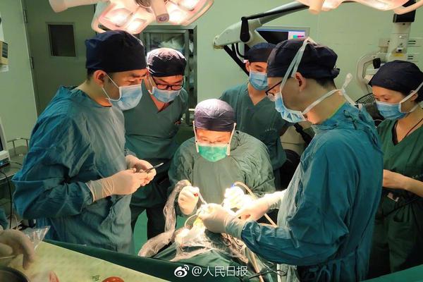 The university offered online courses to students from other countries