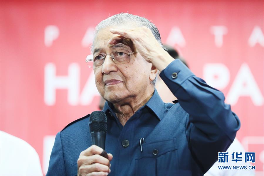 A study showed that drinking green tea regularly can improve brain function