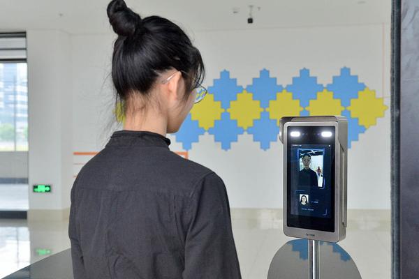 A major airline announced it would be increasing flight frequencies to popular tourist destinations during the summer season.