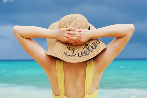 The fire department put out a big fire in a commercial building in the city center