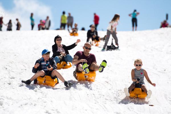 Animal shelter holds adoption event to find homes for 75 dogs and cats