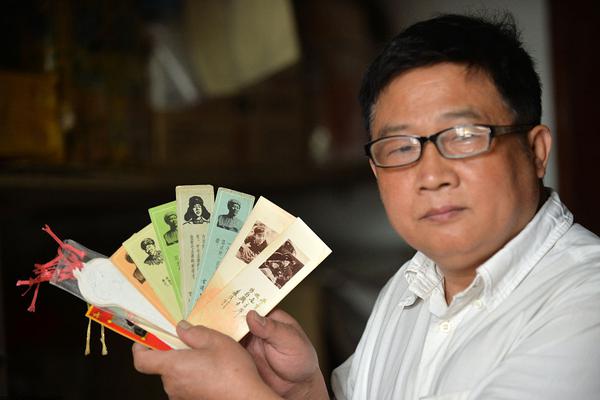 Archaeologists found a set of ancient pottery vessels believed to be 4000 years old in a desert cave