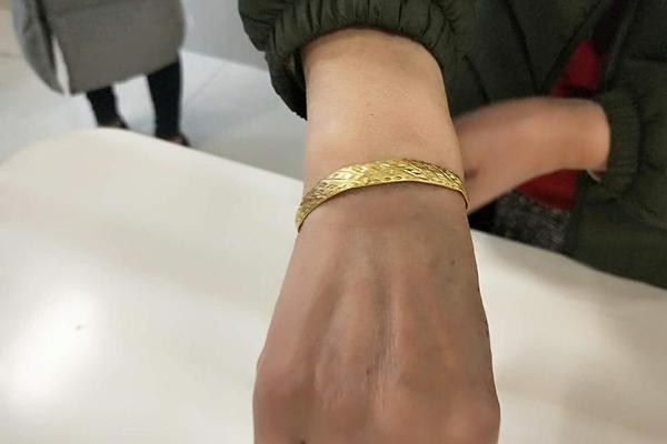 A podcast about science and technology reached 1 million monthly listeners after one year of production