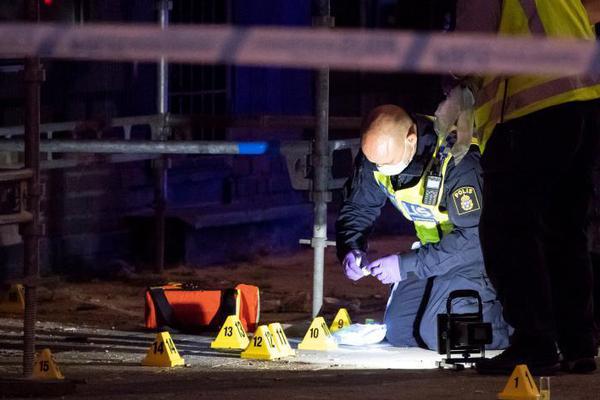 A community garden hosted a pumpkin carving contest during Halloween